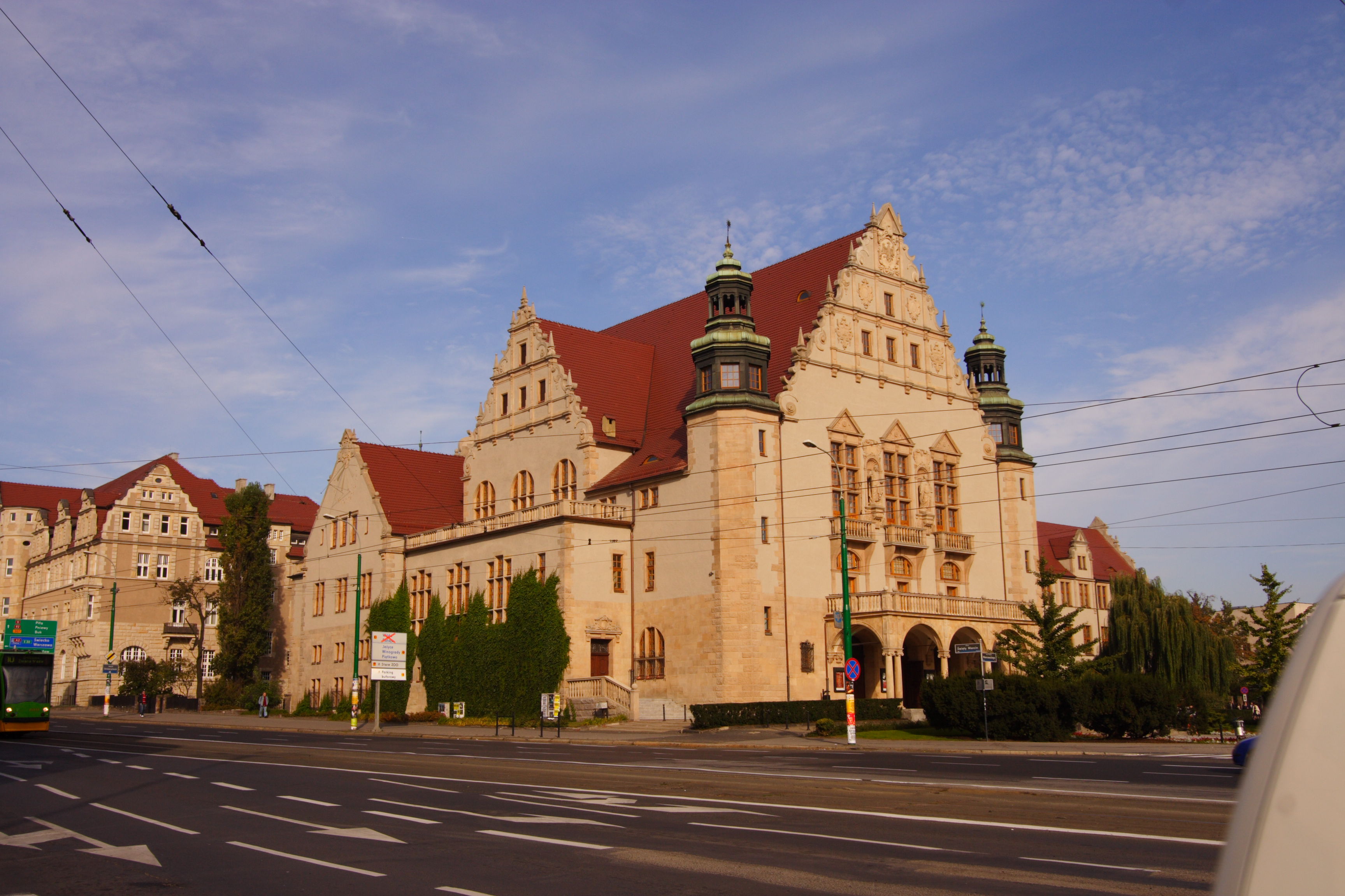 dai hoc adam mickiewicz